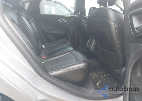 2015 Chrysler 200 C z USA, uszkodzony, nr VIN 1C3CCCCB3FN537920